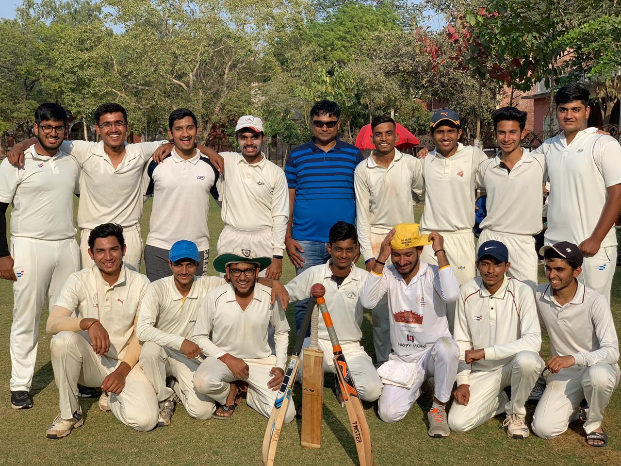 SDJIC's Cricket Team which won the quarter final match against MTB Arts College