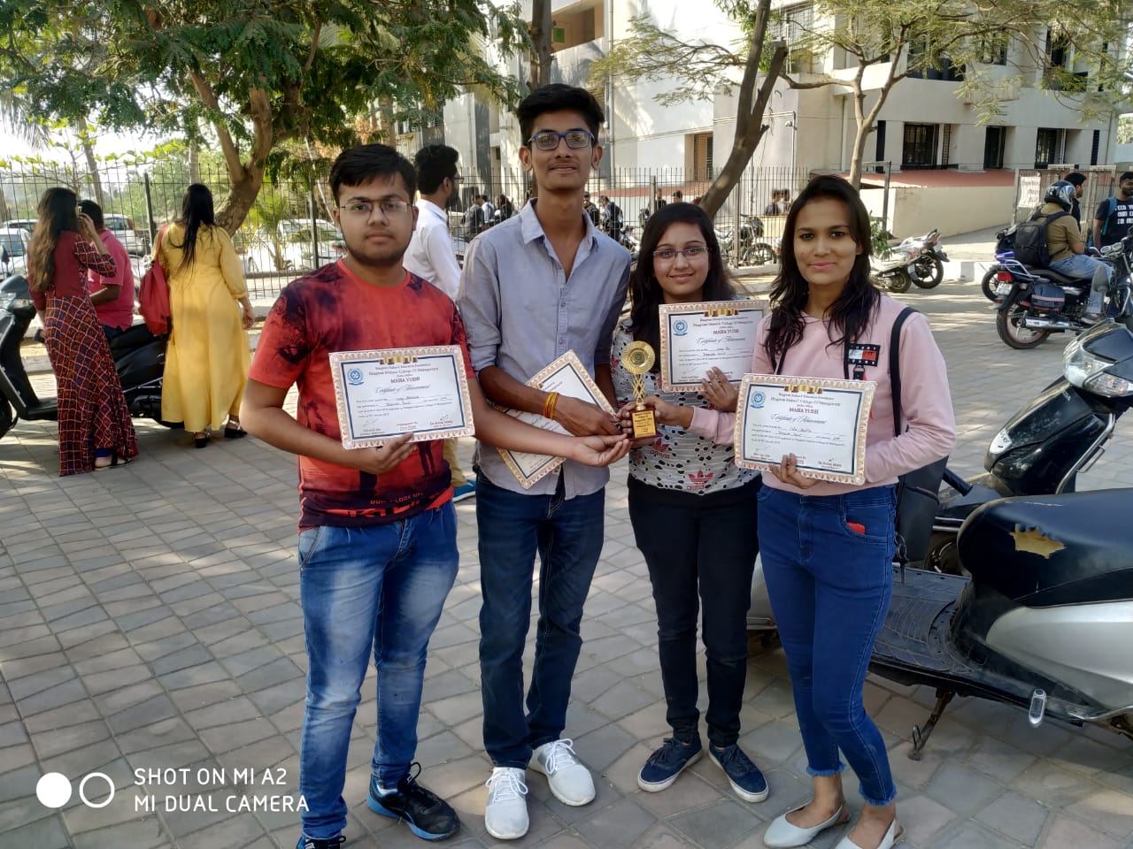 Winners of MAHA YUDH -2019 organized by Bhagwan Mahavir college of Management (MBA)