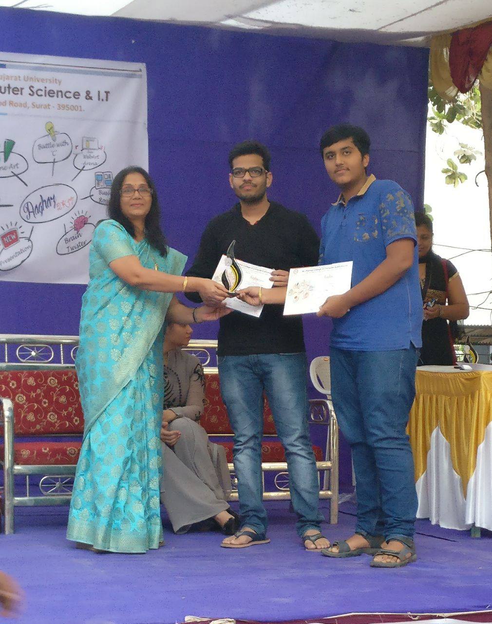 WINNERS OF AAGAZ 2017 BRAIN TWISTER AT M L PARMAR COLLEGE OF COMPUTER SCIENCE AND IT,SURAT